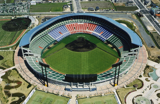 マスカットスタジアム（岡山県倉敷スポーツ公園野球場）