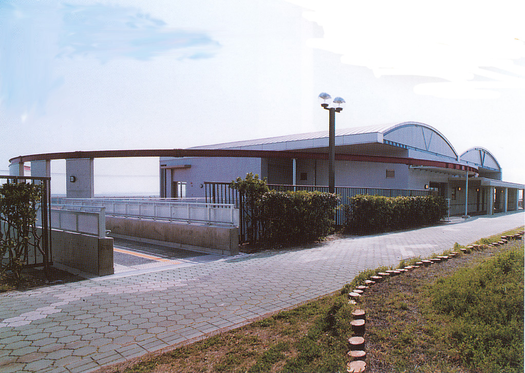 国立久里浜養護学校　生活・運動学習センター