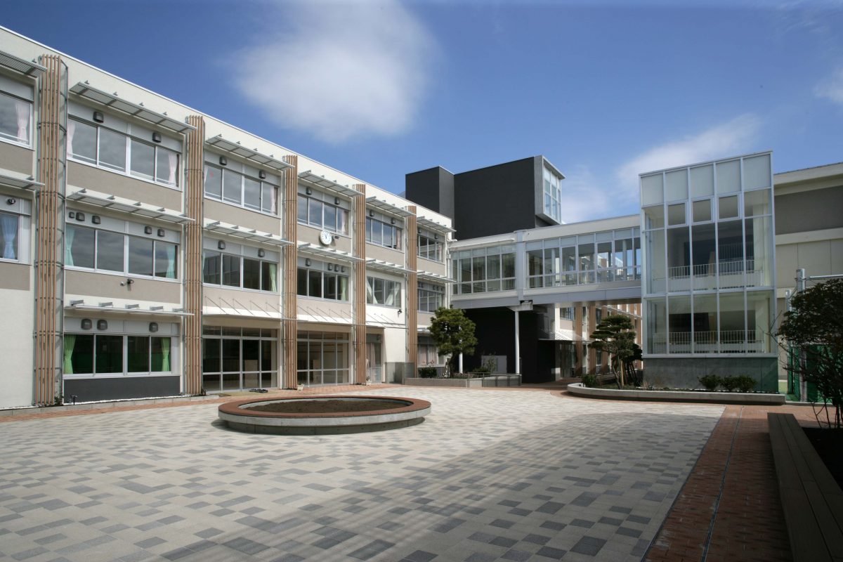 世田谷区立深沢中学校（大規模改修）