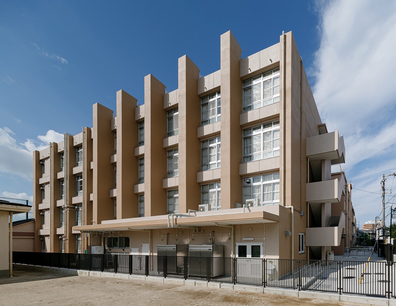 大阪市立義務教育学校生野未来学園（生野小中一貫校）