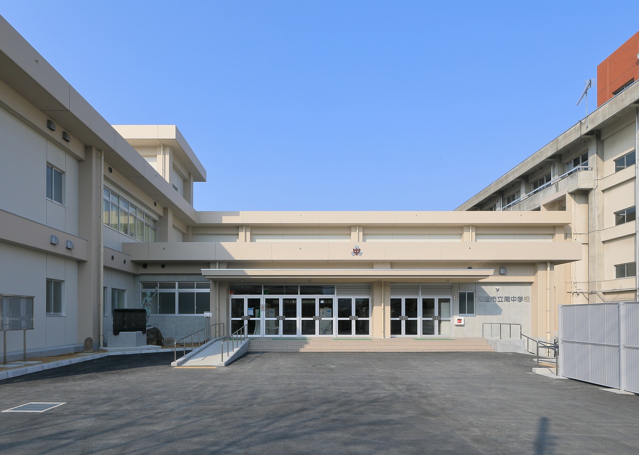 天理市立南中学校（増築）